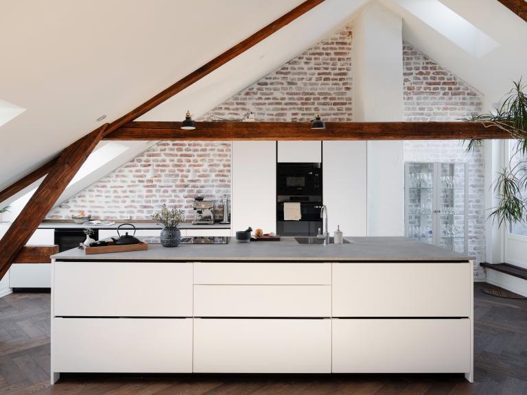 Store deler av boligen er pusset opp i 2022 med flotte og eksklusive materialvalg.